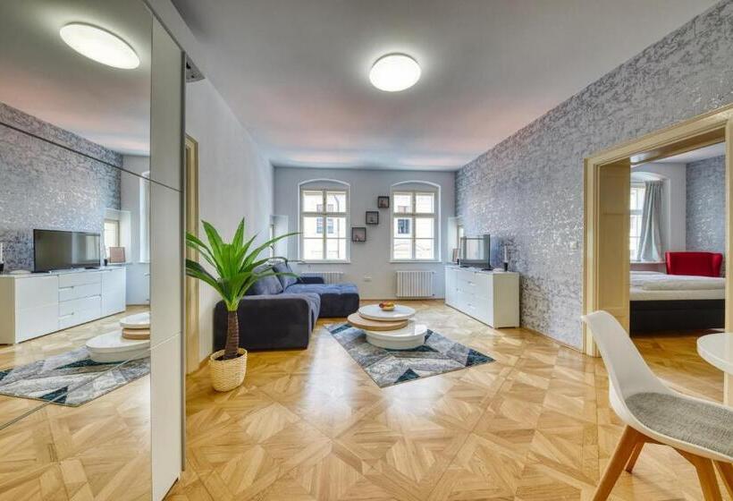 آپارتمان 2 خوابه, Aapartamentoos