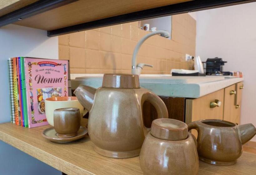 اتاق لوکس خانوادگی, Bed&book