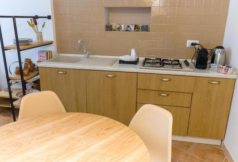 اتاق لوکس خانوادگی, Bed&book