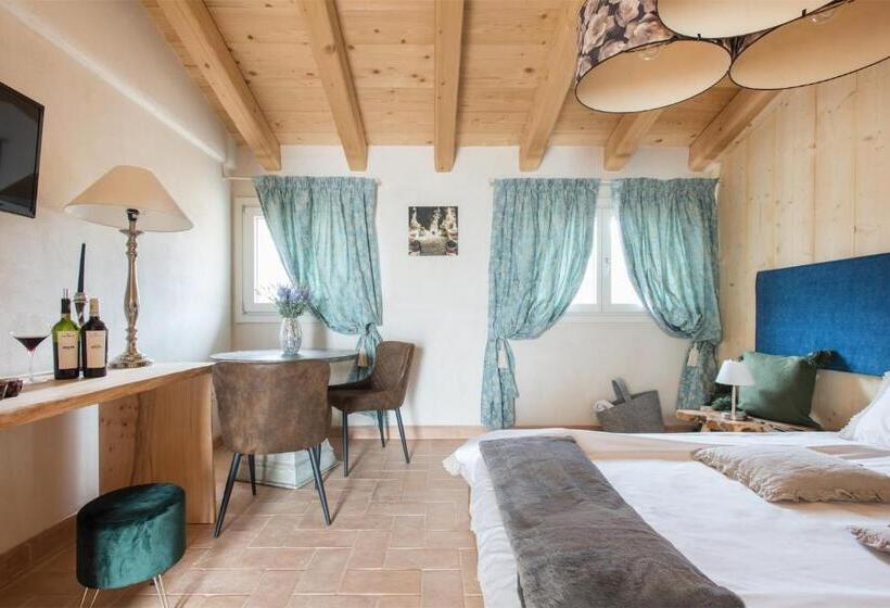 اتاق استاندارد با چشم‌انداز استخر, Maso Maroni Agriturismo