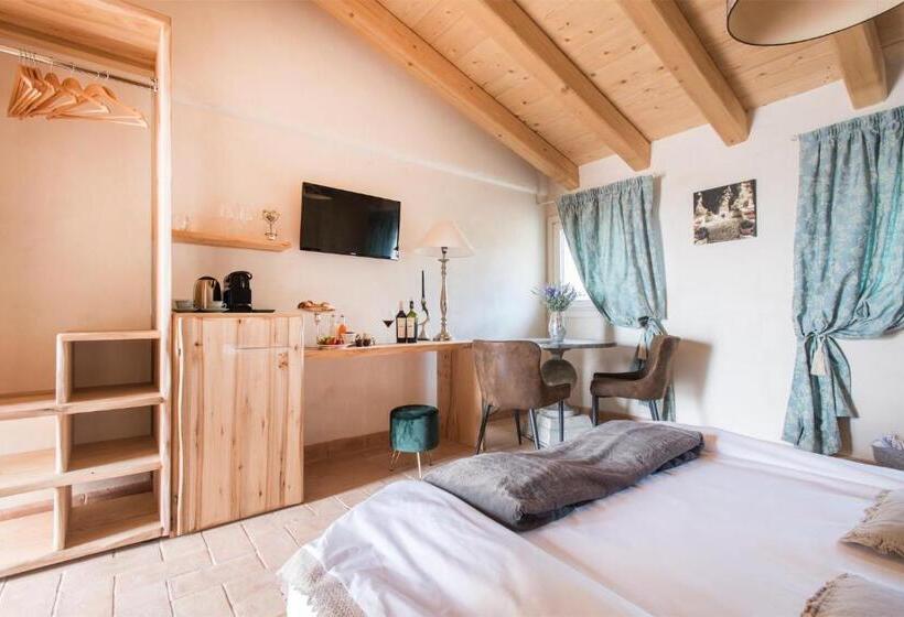 اتاق استاندارد با چشم‌انداز استخر, Maso Maroni Agriturismo