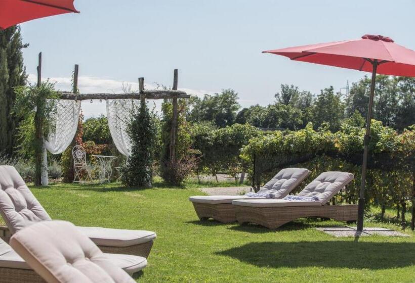 اتاق استاندارد با چشم‌انداز استخر, Maso Maroni Agriturismo