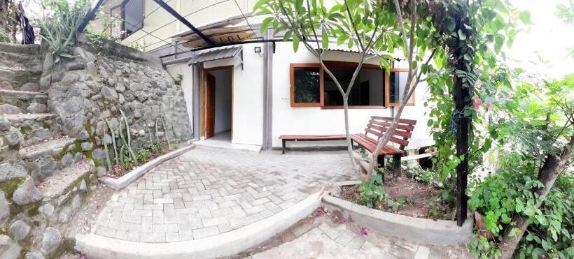 Номер Стандарт с Террасой, Merdeka House