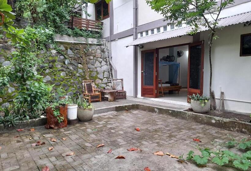 Номер Стандарт с Террасой, Merdeka House