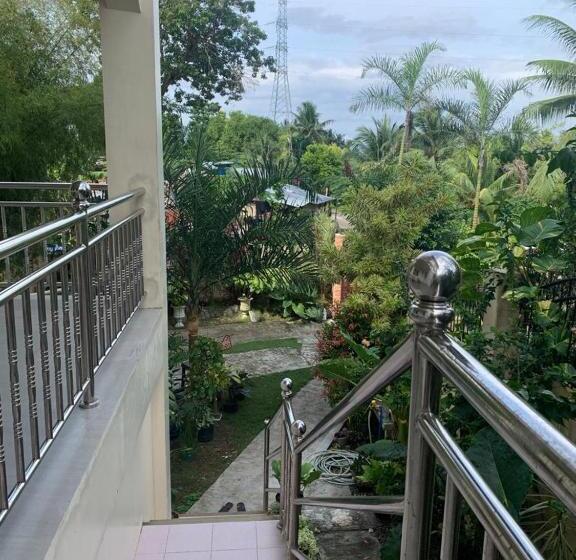 디럭스 패밀리 룸, Soul Travellers Dagatan Castle