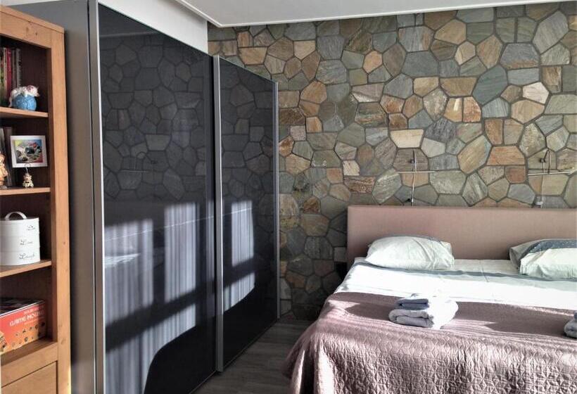 اتاق خانوادگی, Westerschelde B&b