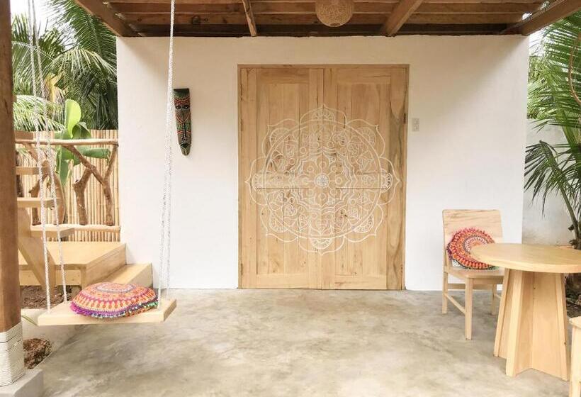 بانگلوی لوکس, Mandala Tribe Treehouses