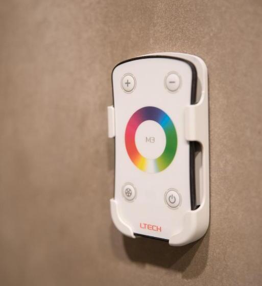 اتاق لوکس, Fourooms   Bari Sparano