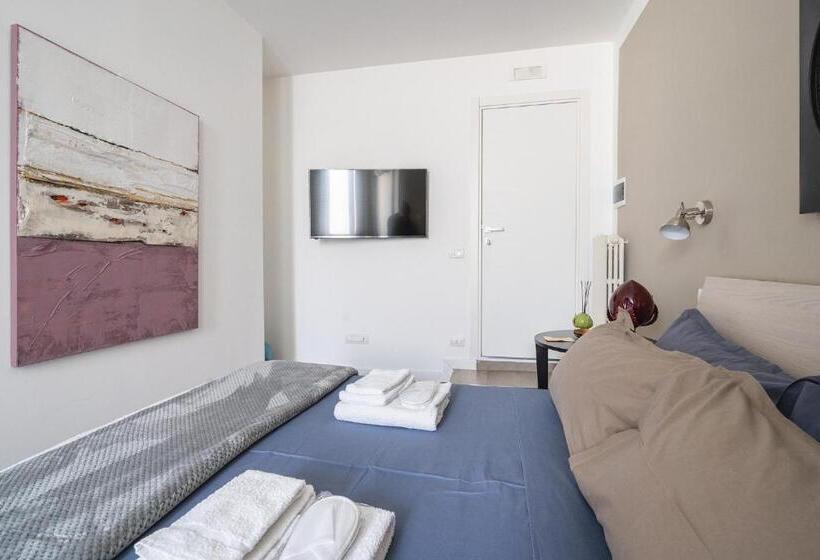 اتاق لوکس, Fourooms   Bari Sparano