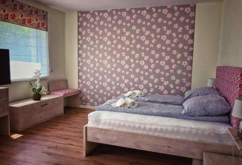 Апартаменты 1 Спальня, Moment Apartments