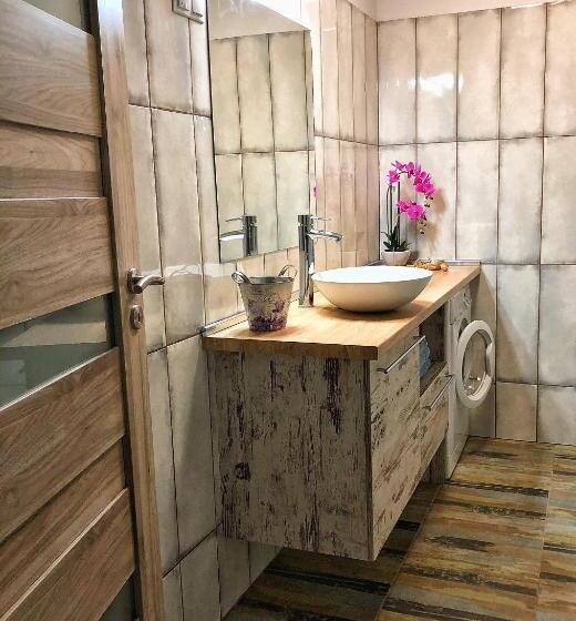 침실 2개 아파트, Moment Apartments