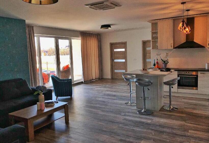 침실 2개 아파트, Moment Apartments