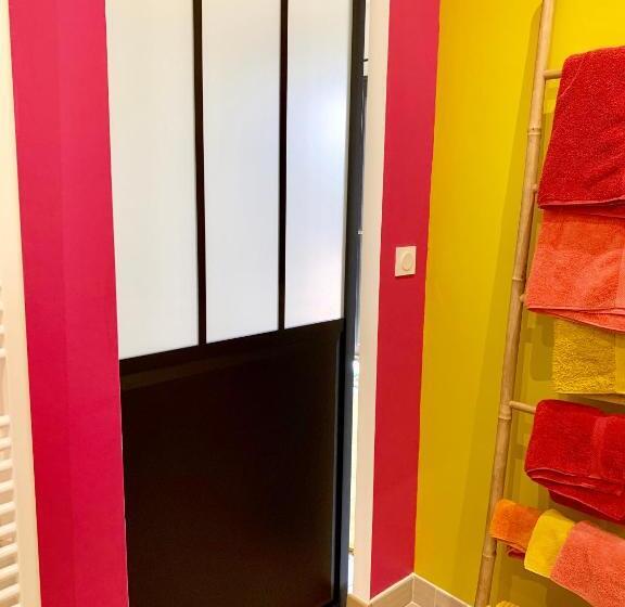 غرفة عائلية, Atelier Des Vidaux