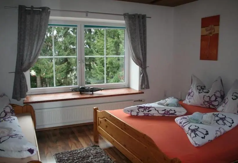 Standard-huone Puutarhanäkymä, Haus Emily