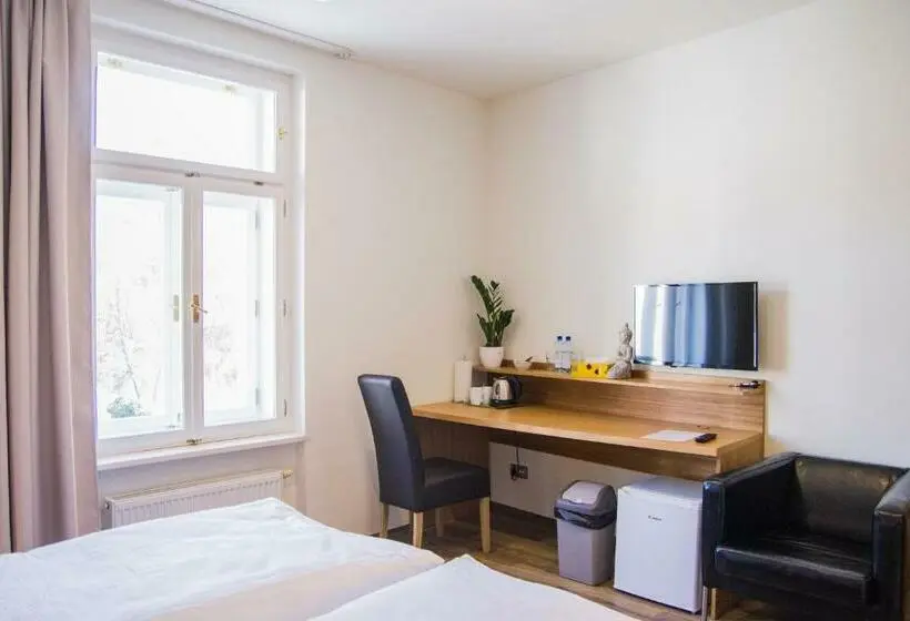 Camera Standard Letto King Accessibile ai persone con mobilità ridotta, Apart U Lva