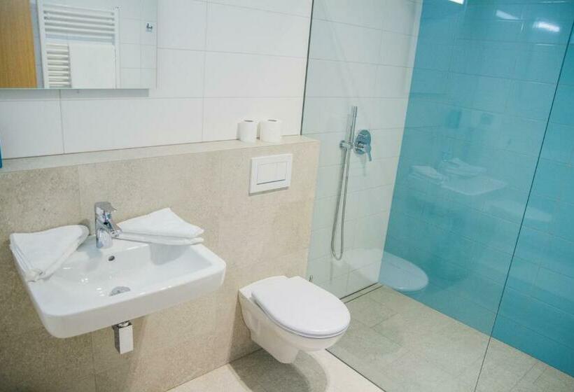 Mozgáskorlátozott Standard Szoba King Size Bed, Apart U Lva