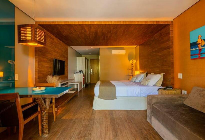 سوییت لوکس, Carmel Charme Resort