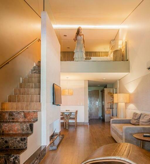 سوییت دوبلکس, Carmel Charme Resort