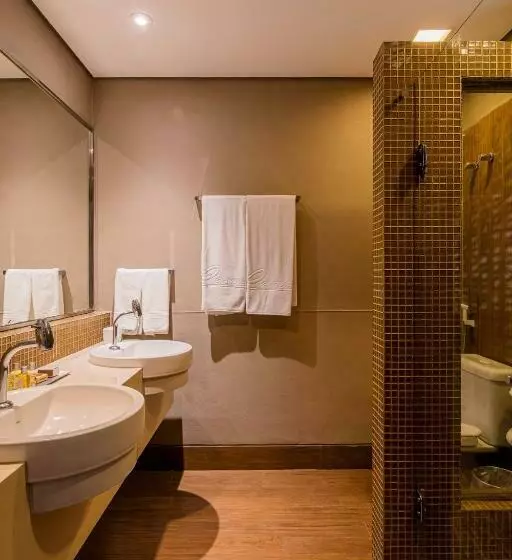 Sviitti Poreallas, Carmel Charme Resort