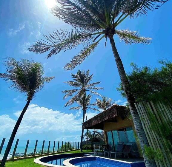 بانگلوی استاندارد, Carmel Charme Resort