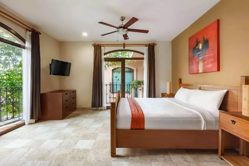 キングサイズベッドのスイートルーム, Acanto Hotel Playa Del Carmen, Trademark Collection By Wyndham