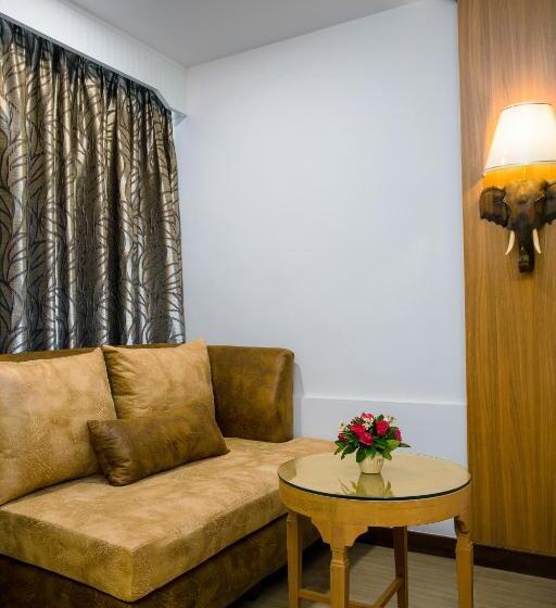 سوییت خانوادگی, Aiyara Palace