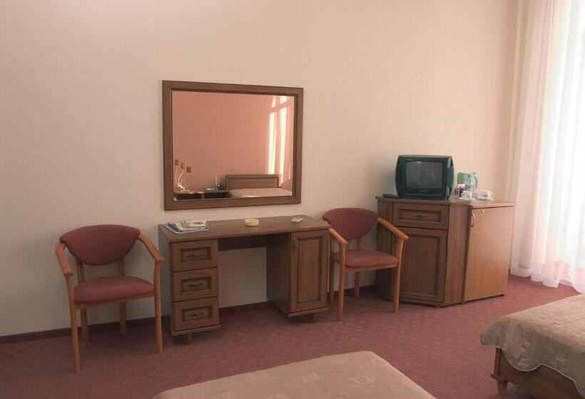 غرفة قياسية, Astoria