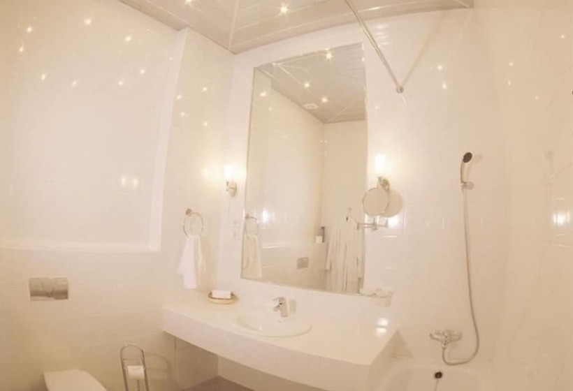 غرفة قياسية, Astoria