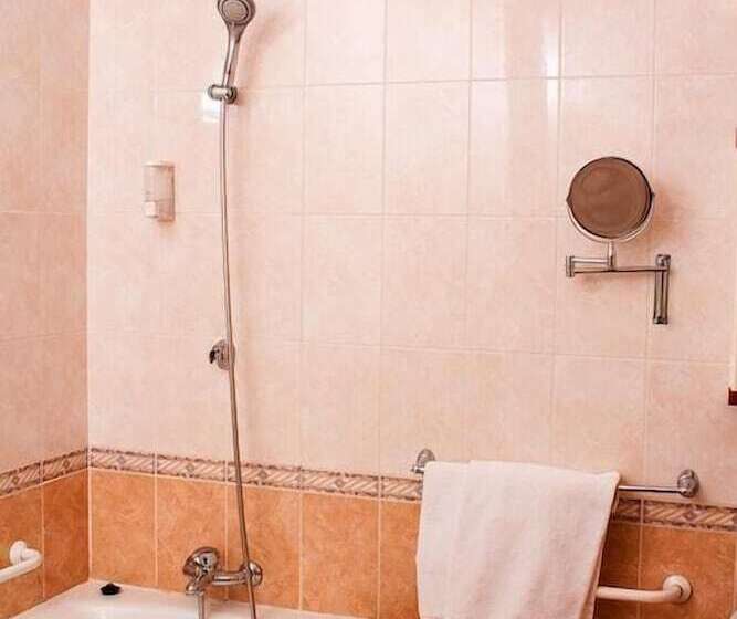 غرفة قياسية, Astoria