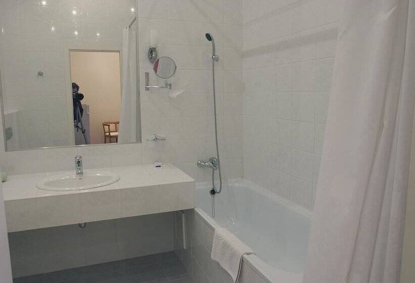 غرفة قياسية, Astoria