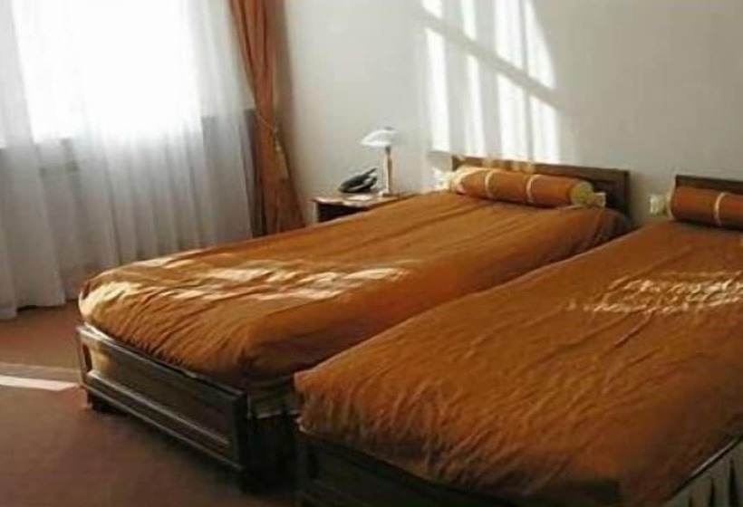 غرفة قياسية, Astoria