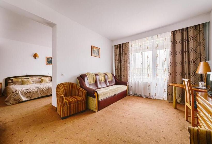 סוויטת ג'וניור, Black Lord