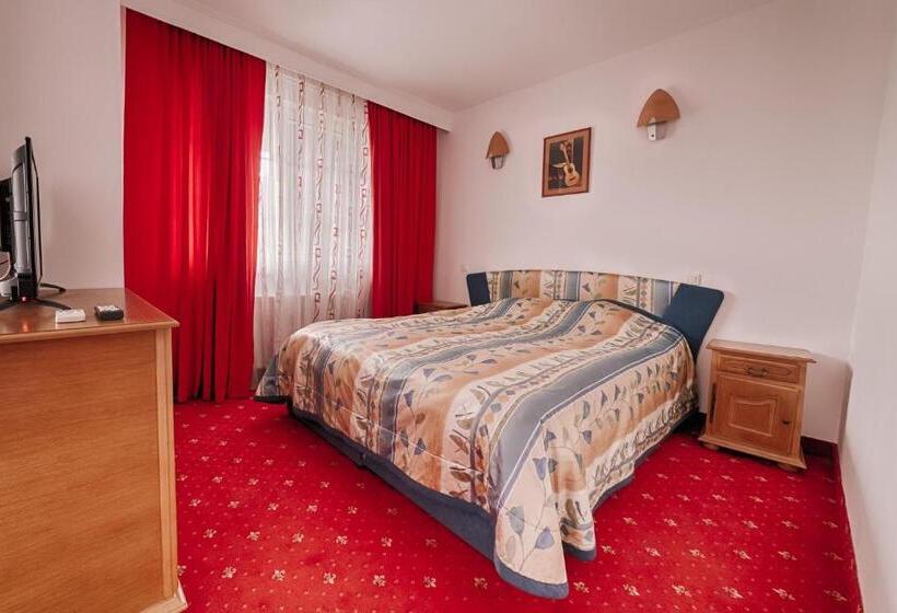 סוויטת ג'וניור, Black Lord