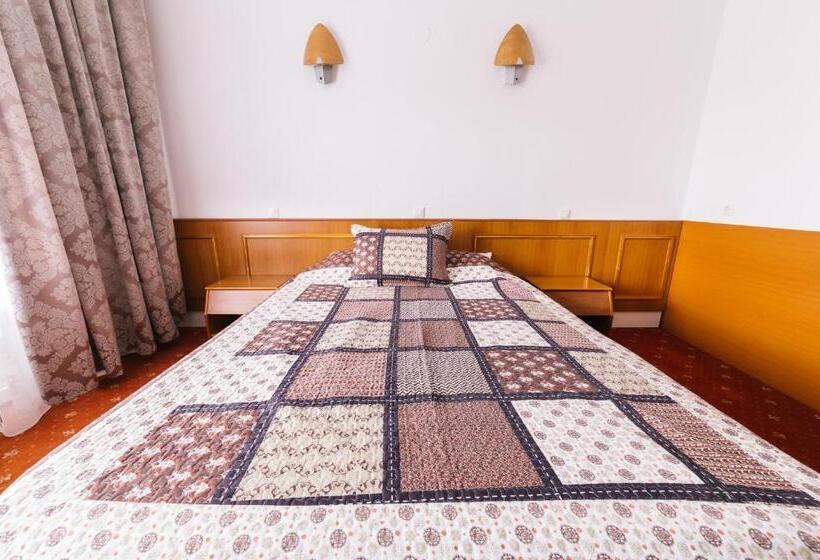 חדר סטנדרט יחיד, Black Lord