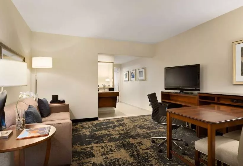 身障者適用スイートルーム, Embassy Suites By Hilton Denver Downtown Convention Center