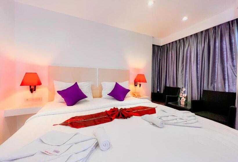 디럭스 룸, Grand Sunset Hotel Phuket