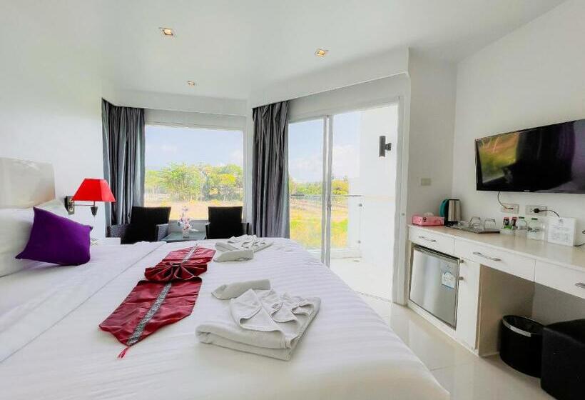 디럭스 룸, Grand Sunset Hotel Phuket