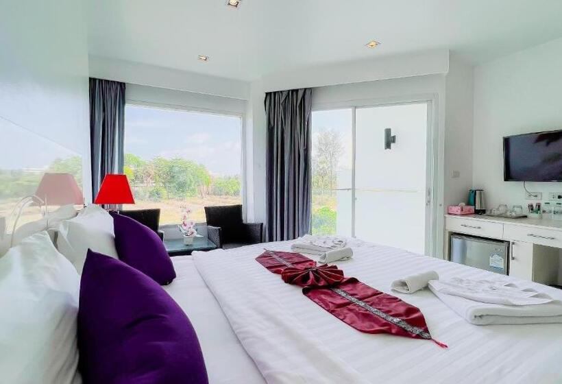 디럭스 룸, Grand Sunset Hotel Phuket