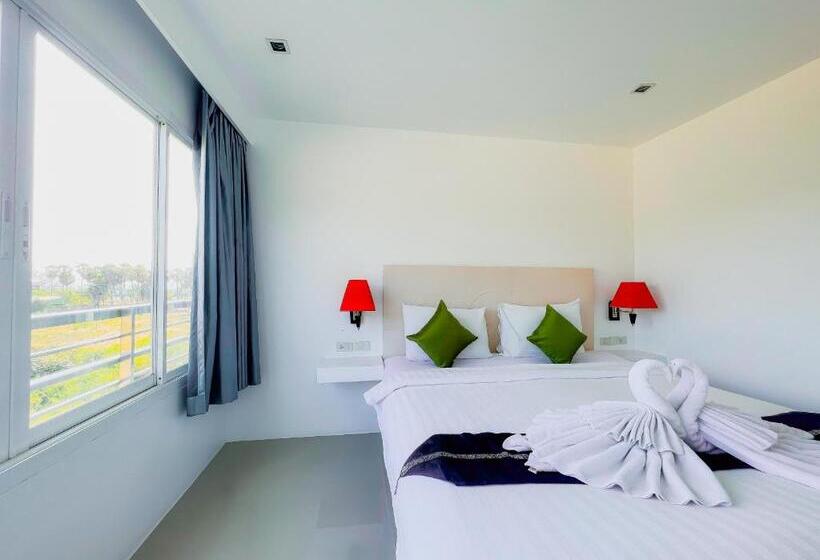 디럭스 룸, Grand Sunset Hotel Phuket