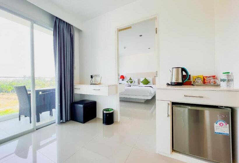 디럭스 룸, Grand Sunset Hotel Phuket