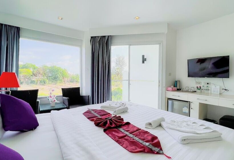 디럭스 룸, Grand Sunset Hotel Phuket