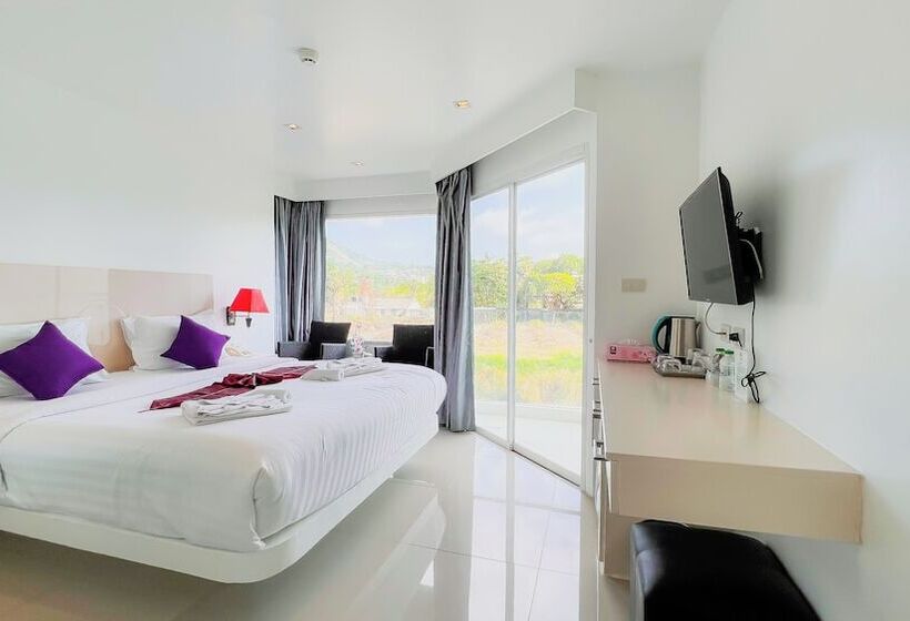디럭스 룸, Grand Sunset Hotel Phuket