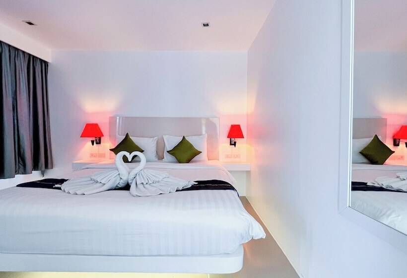 디럭스 룸, Grand Sunset Hotel Phuket