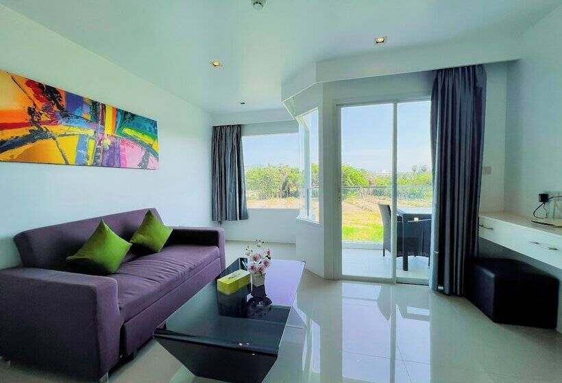 디럭스 룸, Grand Sunset Hotel Phuket
