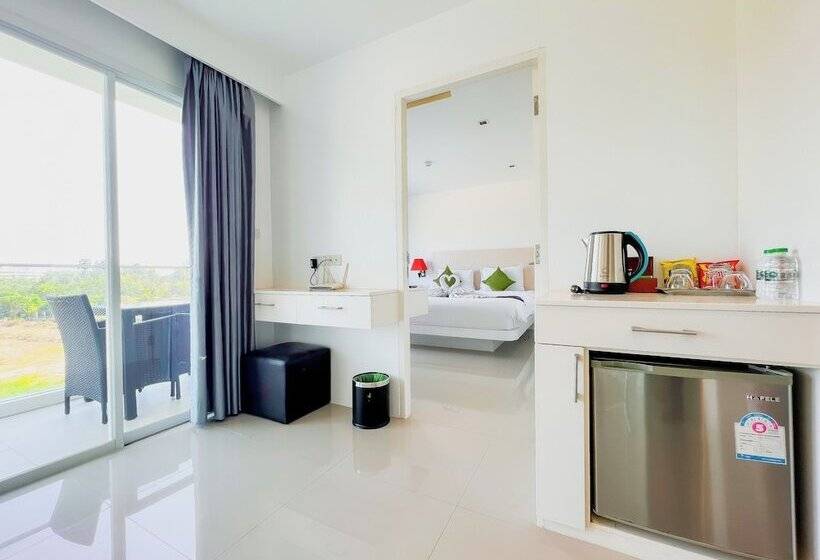 디럭스 룸, Grand Sunset Hotel Phuket