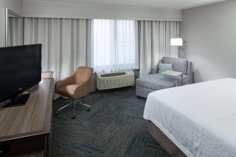 스탠다드 룸 킹사이즈 침대, Hampton Inn Los Angelesorange Countycypress