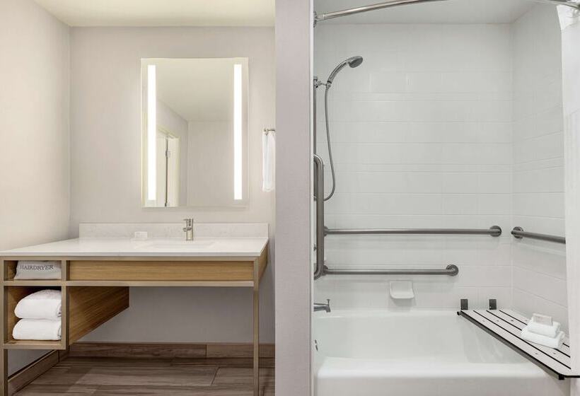 Junior Suite Aangepast voor Gehandicapten, Hilton Garden Inn South Padre Island Beachfront