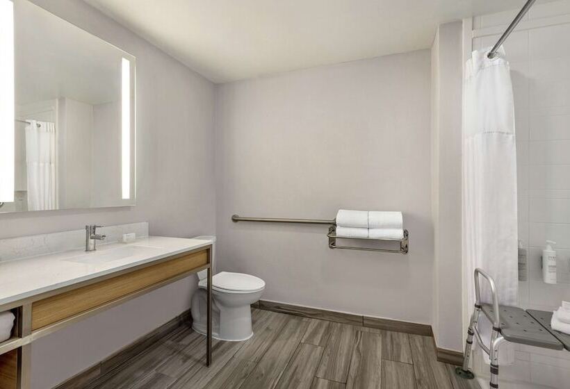 סוויטת ג'וניור מותאמת לאדם עם מוגבלויות, Hilton Garden Inn South Padre Island Beachfront