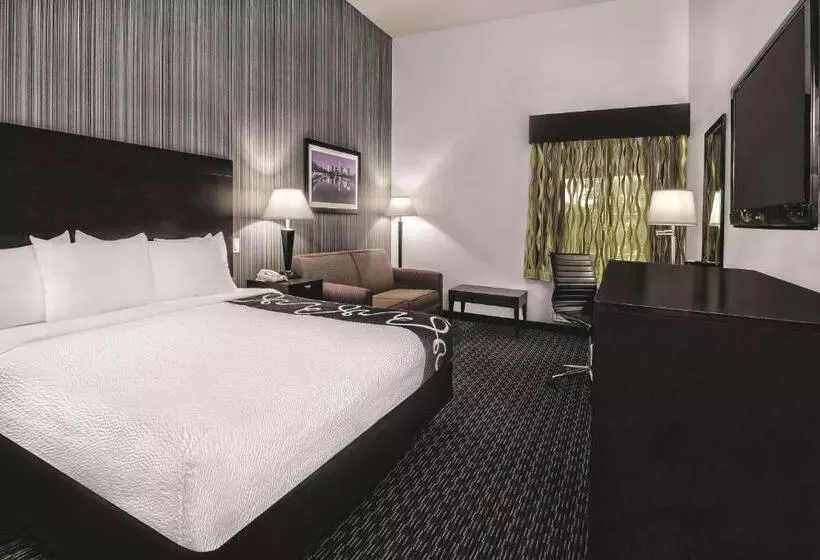 キングサイズベッドのデラックスルーム, La Quinta By Wyndham Austin   Cedar Park