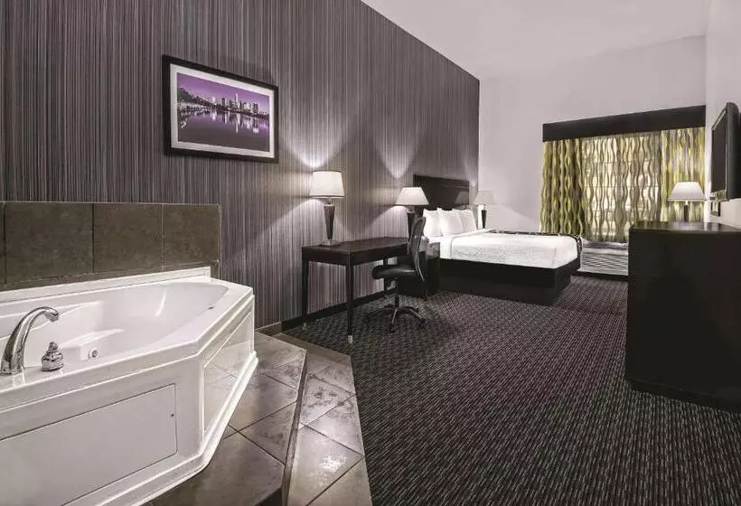 プレミアムルーム, La Quinta By Wyndham Austin   Cedar Park